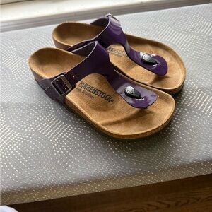Birkenstock Gizeh Glossy Purple Sandals